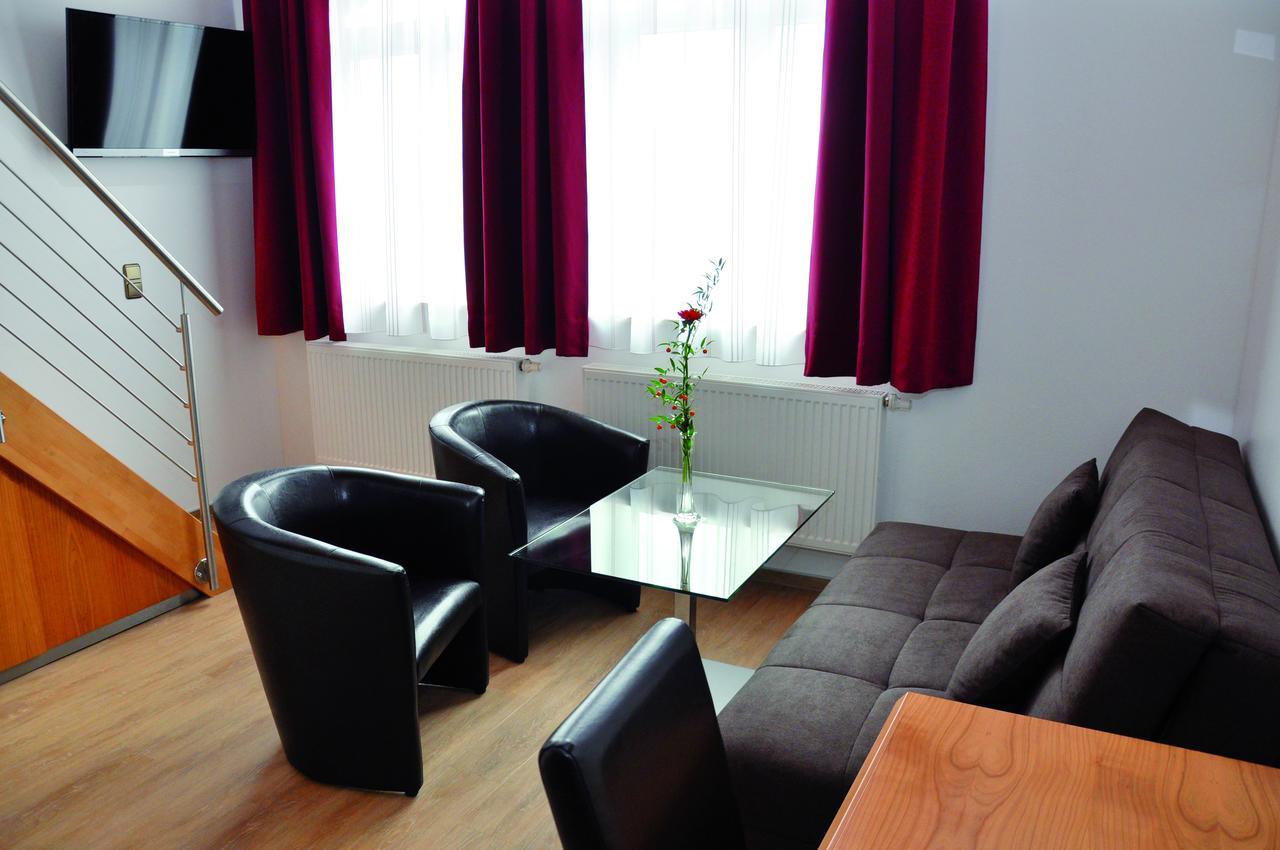 Garni Hotel Alber Marktl Exterior foto